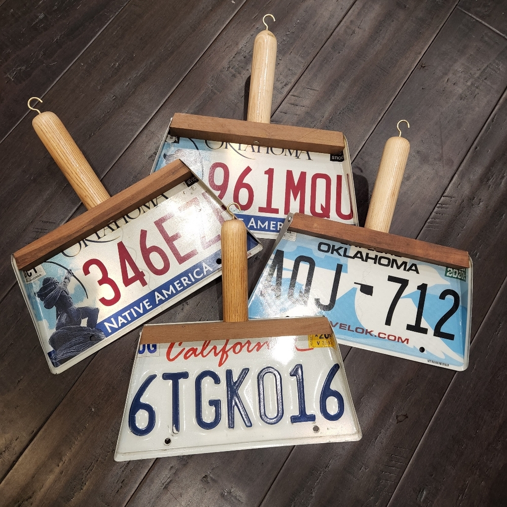 License Plate Dust Pan